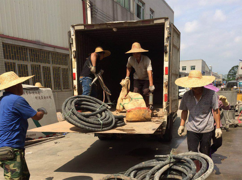 富顺一部件厂房地基出现下沉注浆加固