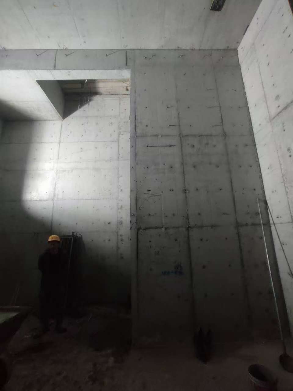 富顺墙上开槽钢筋断了有影响吗